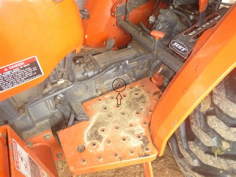 kubota hydraulic oil level check